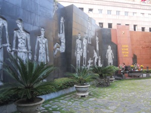Memorial to Hoa Lo prisoners